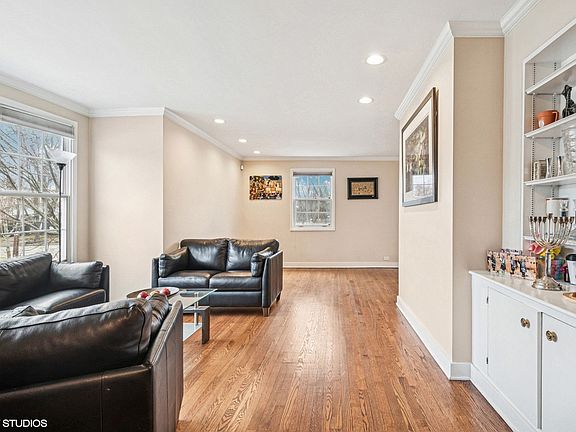 5th image of 8556 Hamlin Ave