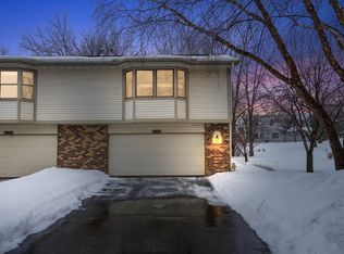 6811 Thames Rd, Woodbury, MN 55125