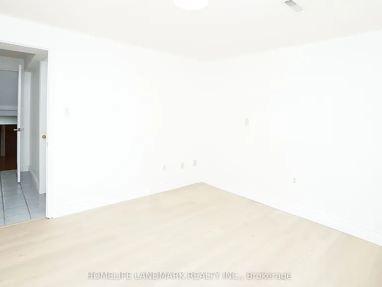 594 Queen Victoria Dr #GOUND BASEMENT — Photo 10