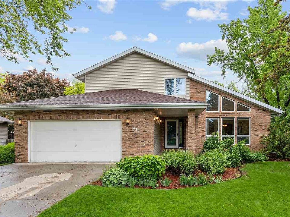 Welcome to 42 Springbrook Cercle Dr