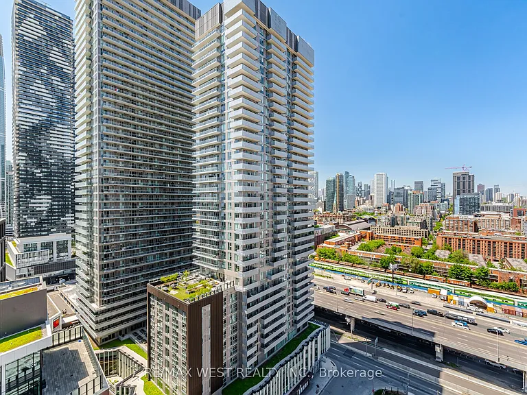 15 Richardson St #2101 — Photo 32