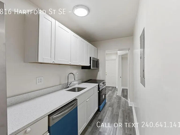 2816 Hartford St SE #4 — Photo 4