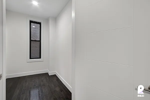 Rented by REZI | media 24