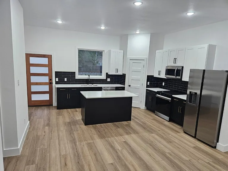 609 N Getzendaner St — Photo 8