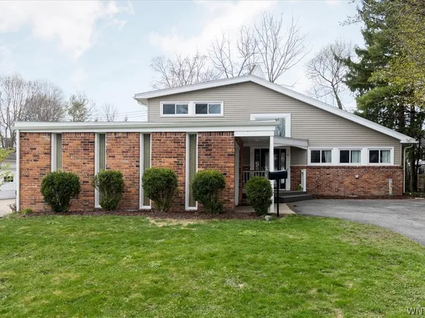 29 Berryman Dr, Amherst, NY 14226