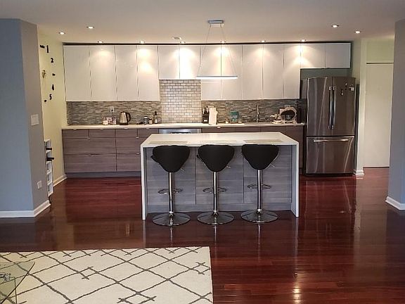 3rd image of 1727 W Crystal Ln Unit 207