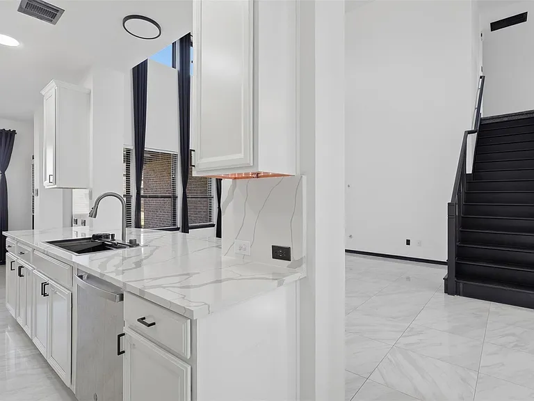 27947 Hendrix Park Dr — Photo 11
