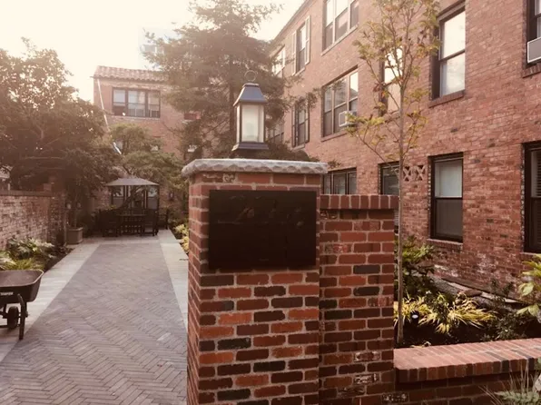 421 Summit Ave E #301, Seattle, WA 98102