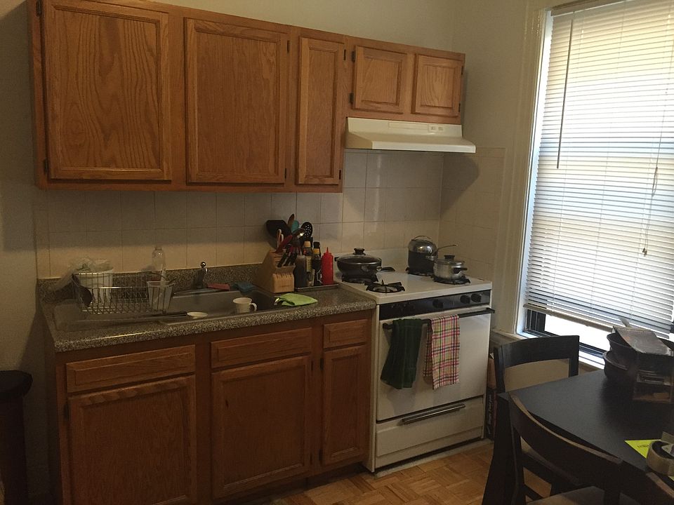 1st image of 2821 35th St APT 2R