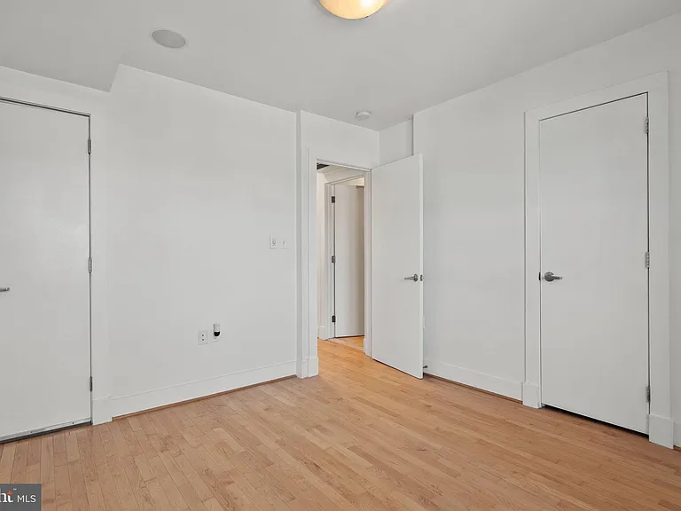 1524 Independence Ave SE #303 — Photo 19