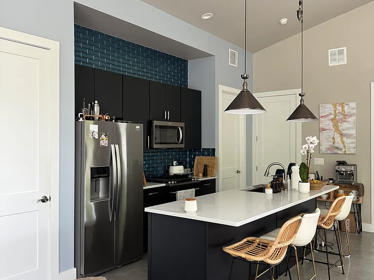 1142 Eleanor St #2 — Photo 3