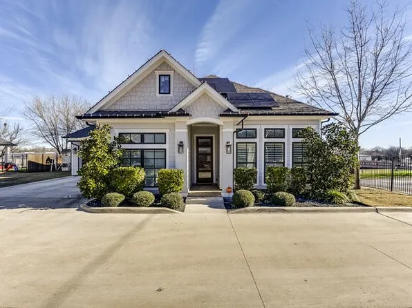 300 Haley Dr, Waxahachie, TX 75165