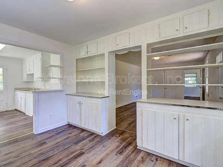2752 Alden St — Photo 5