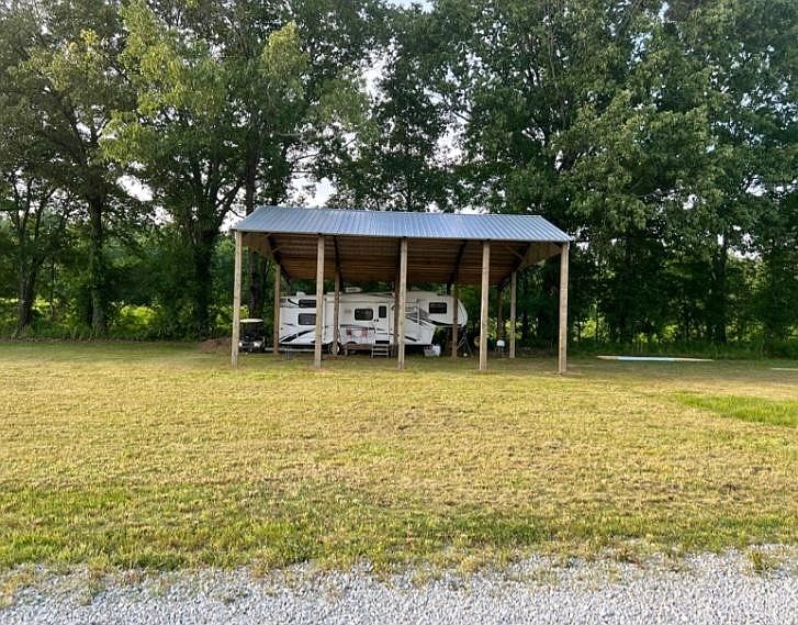 2nd image of 300 Jetter Rd