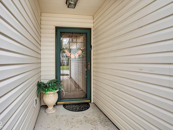 4th image of 2163 Bradford Trace Blvd