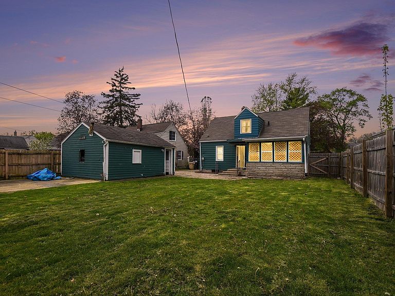 Listing photo 3