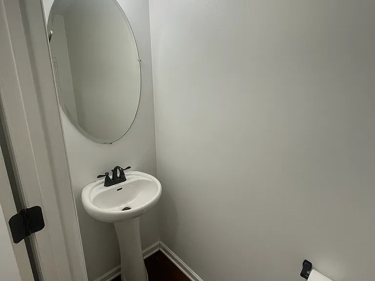 100 Bent Saddle St — Photo 11