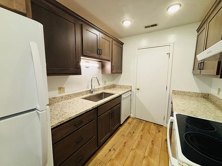 927AB - 410 Houston St. - DM — Photo 53