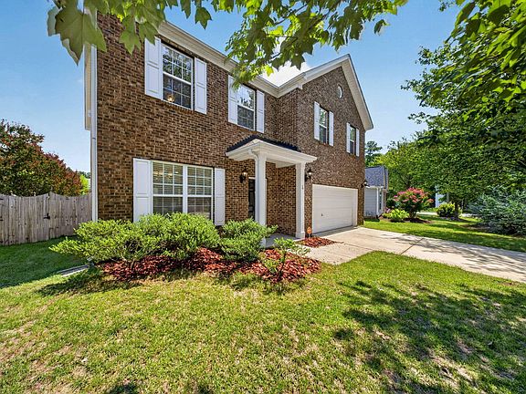 4th image of 4 Alexis Ct