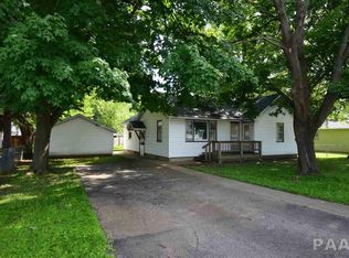 324 Rusche St, Creve Coeur, IL 61610