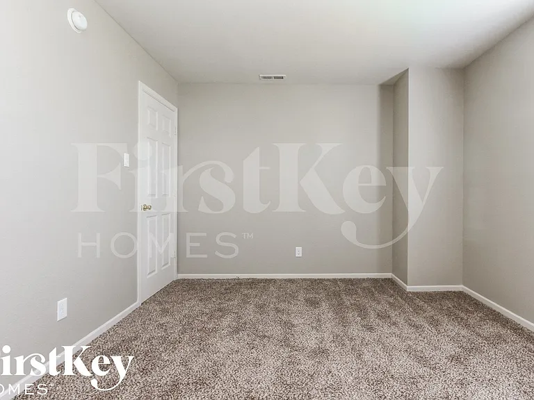 8655 Hopewell Ct — Photo 10