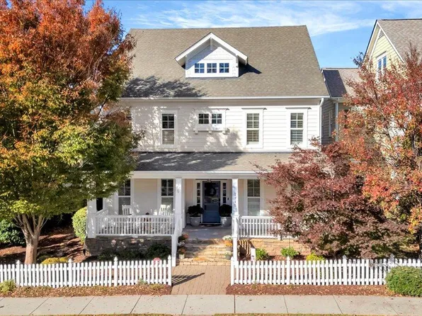 1215 Bluff Oak Dr, Cary, NC 27519