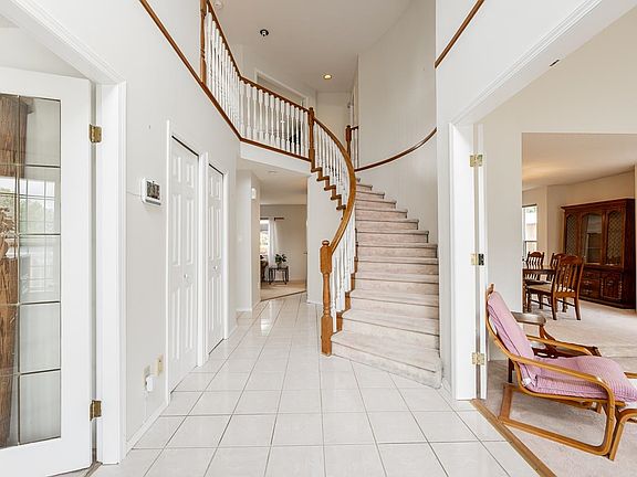4th image of 2917 Kalamalka Dr