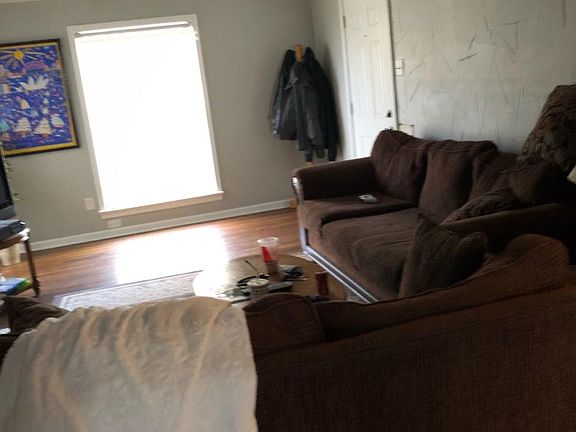 2nd image of 3621 Rogers Ave