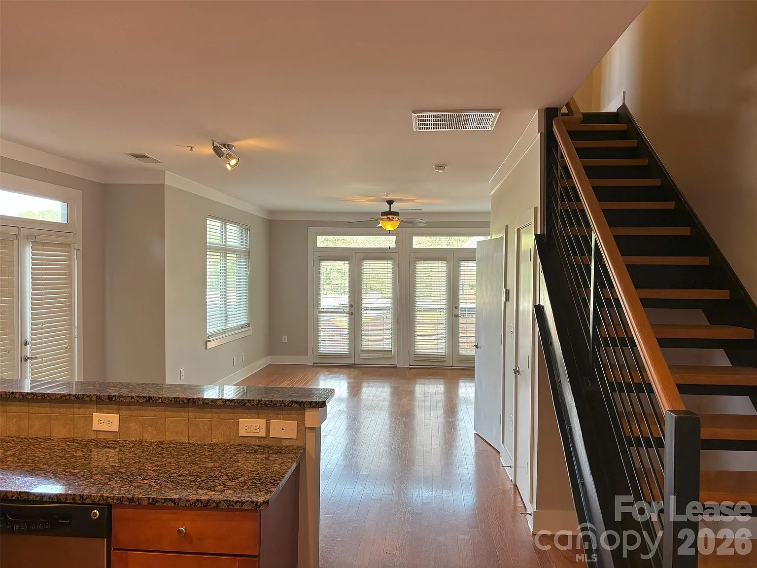 2 bed, 2.5 bath, 1066 sqft, $1,800 — Photo 3