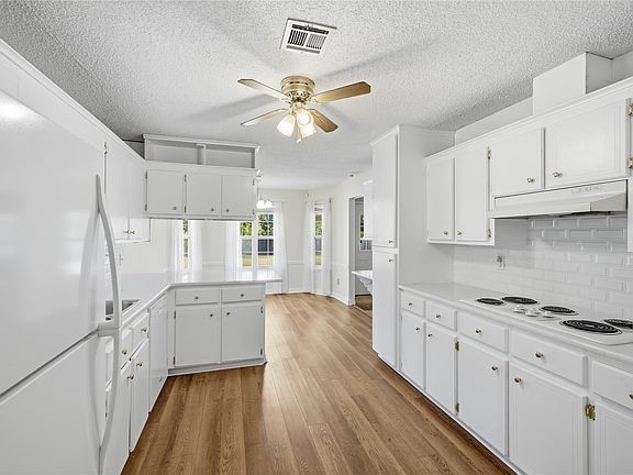 5th image of 433 Keats St
