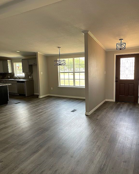 1st image of 801 E Washington Ave