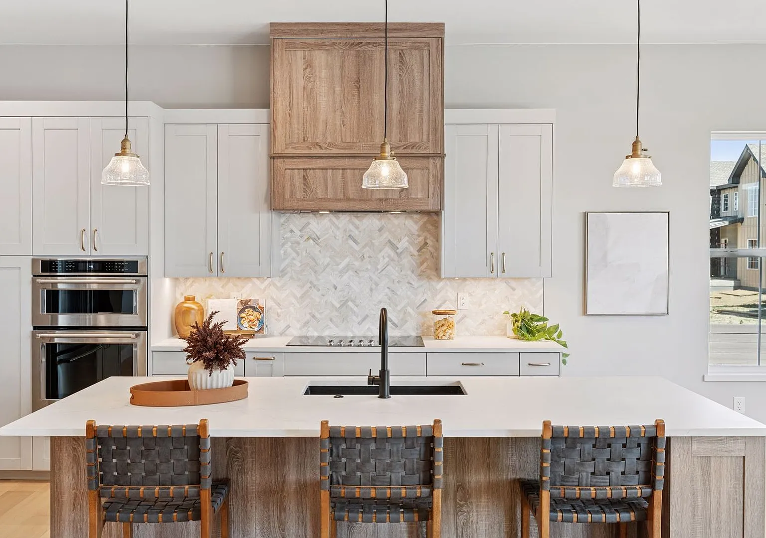 Like New Berthoud Home Built with Modern Comfort! — Photo 4