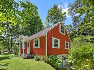35 McCauley Ln, Williamstown, MA 01267