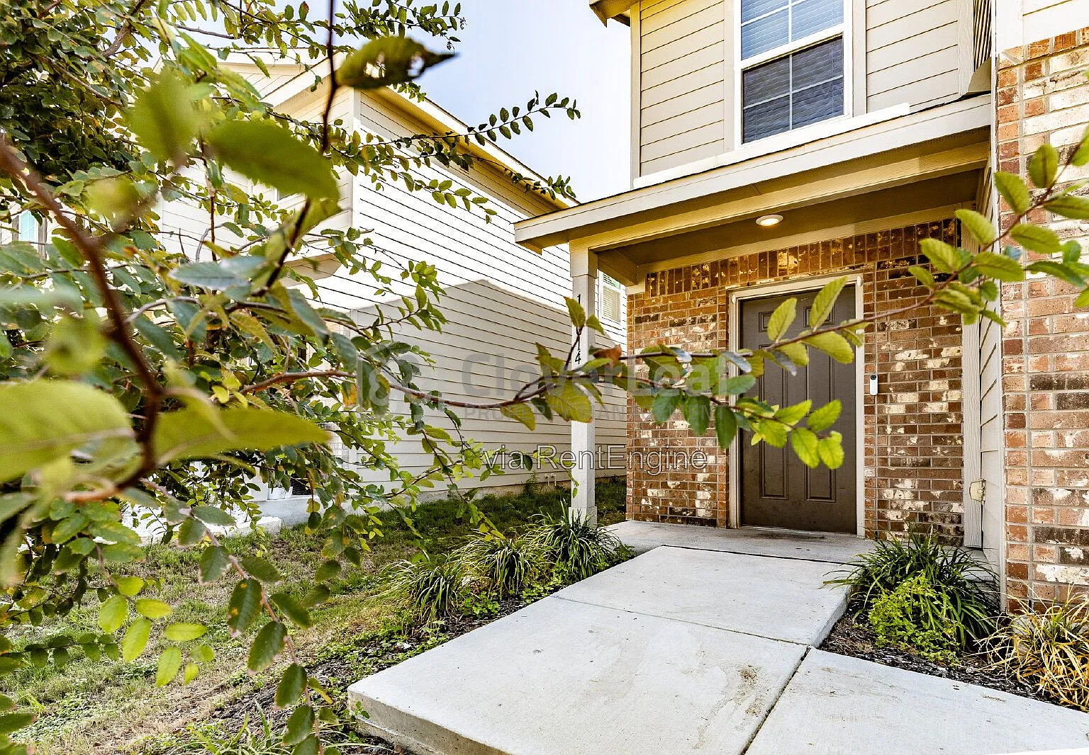5 bed, 2.5 bath, 2407 sqft, $1,997 — Photo 4