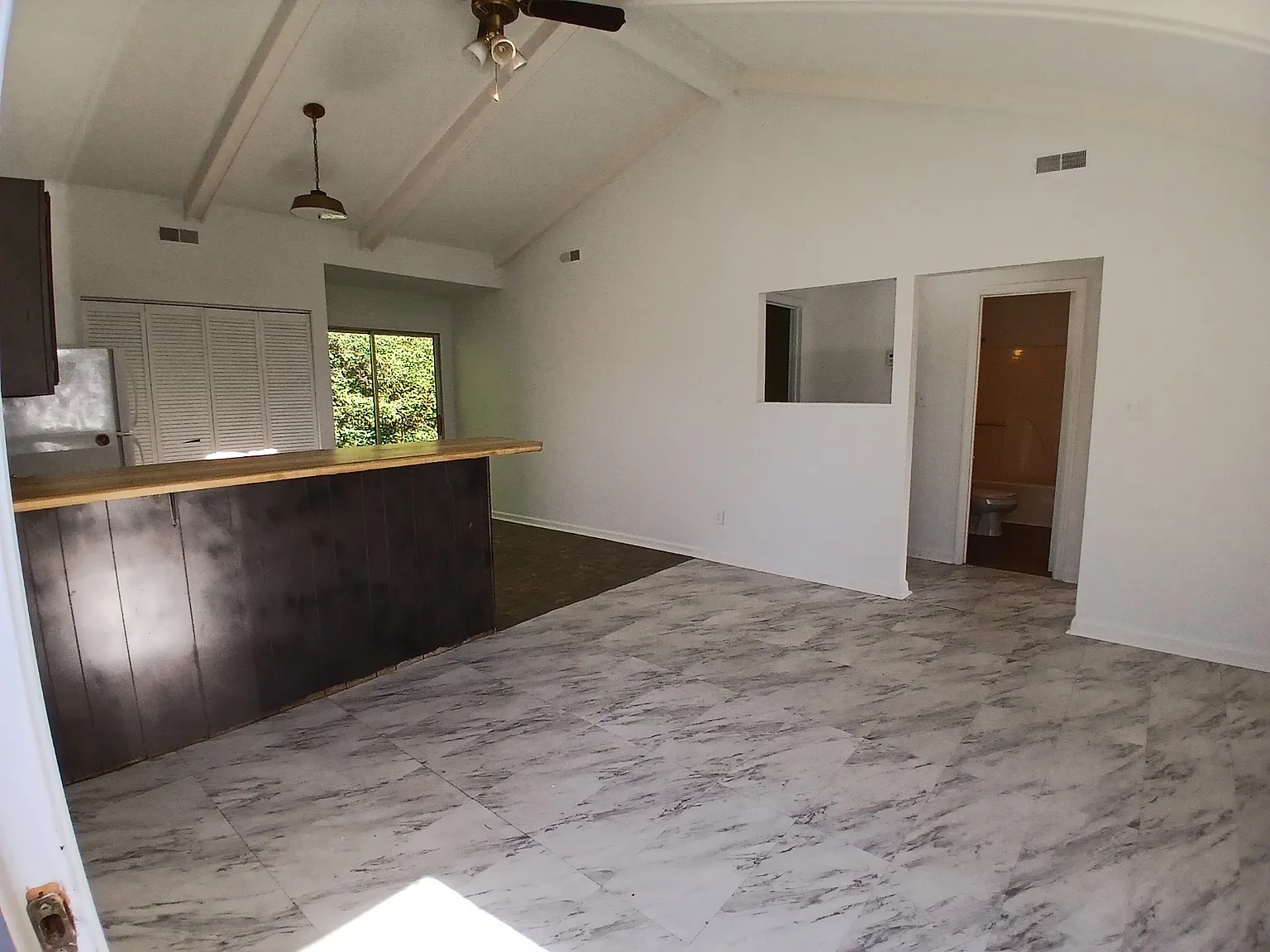 2 bed, $950 — Photo 2
