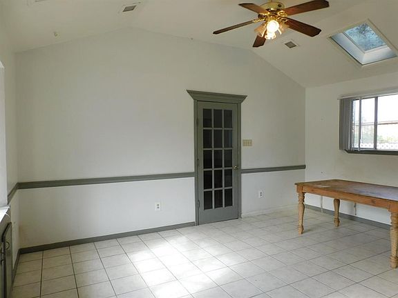 4th image of 3705 Karen Ln