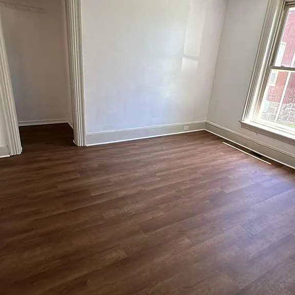 761 W 3rd St #2 — Photo 3