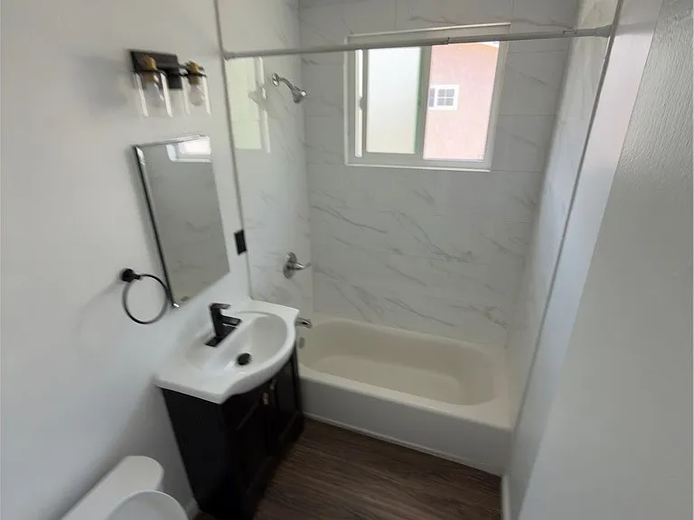 1023 W 19th St #4 — Photo 20