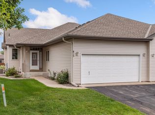 815 Regent Dr, Shakopee, MN 55379
