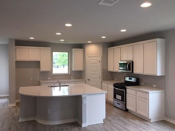 2nd image of 804 Hays Hill Dr