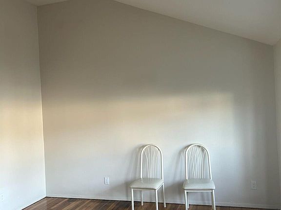 2nd image of 229 Sylvester Streets