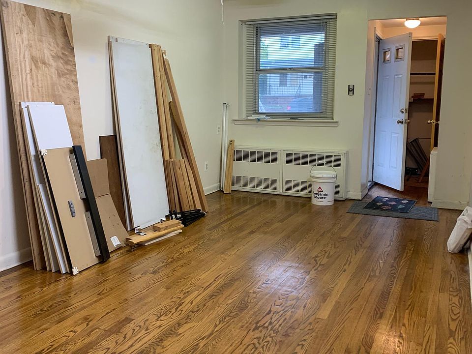 1st image of 16 Bay 13th St