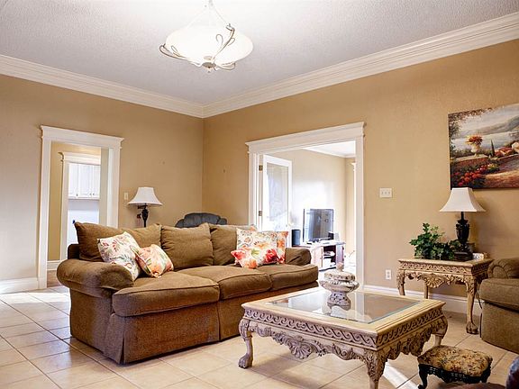 4th image of 1 Country Estate Dr