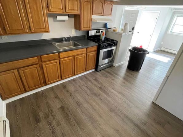 15 Hawthorne Ave FLOOR 1