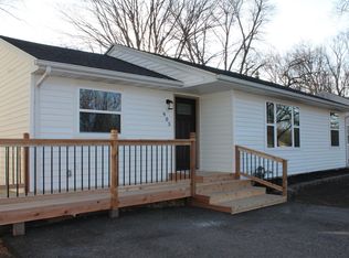 905 9th St, Spirit Lake, IA 51360