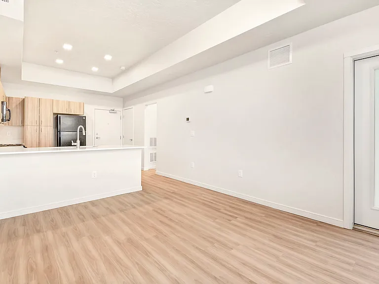 Parkway Apartments — Photo 42