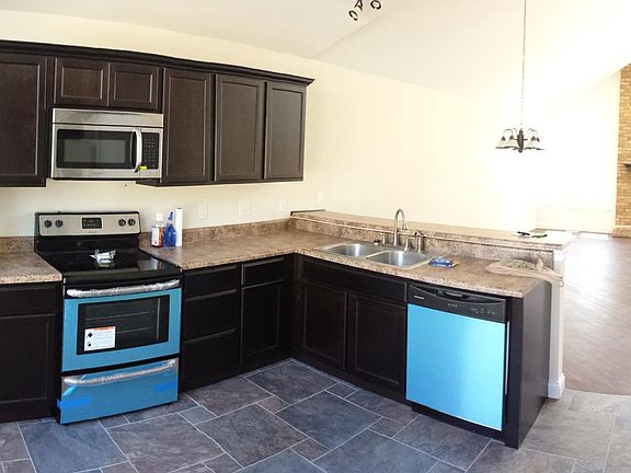 5th image of 406 Valparaiso Ct