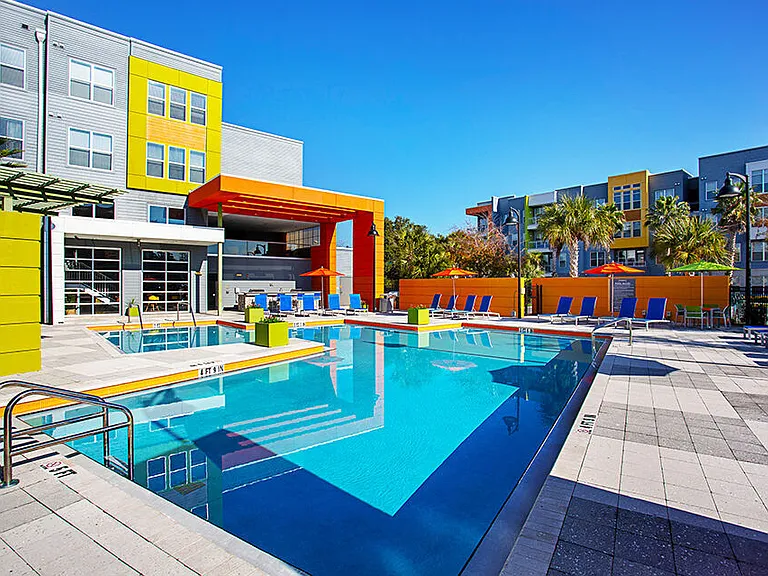 Brooklyn Riverside apartments community photo