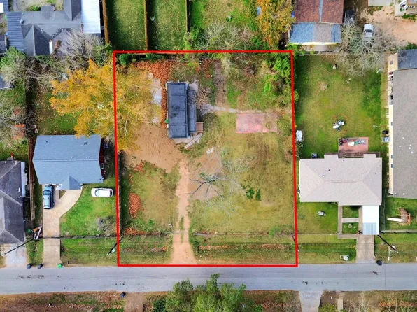 9325 Grady St, Houston, TX 77016