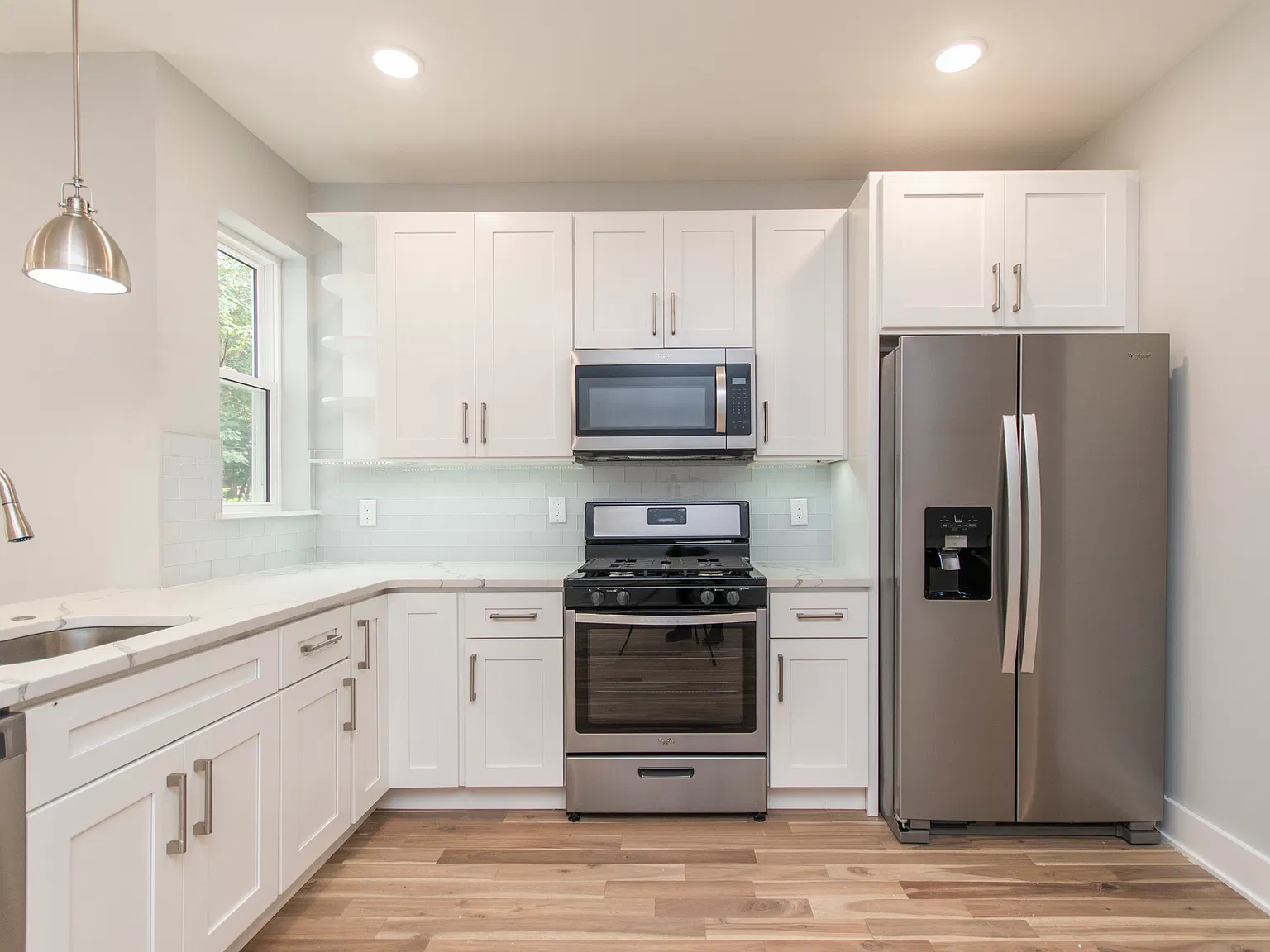 3 bed, 1400 sqft, $2,500 — Photo 3